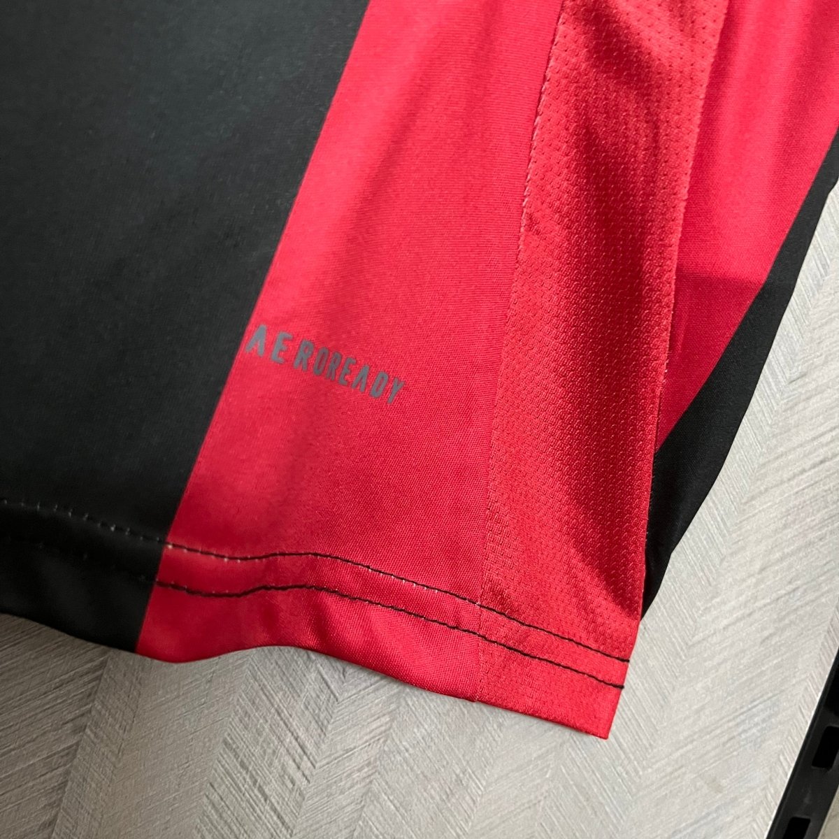 Camisa Fullham lI 24/25 Adidas - Preta e Vermelha