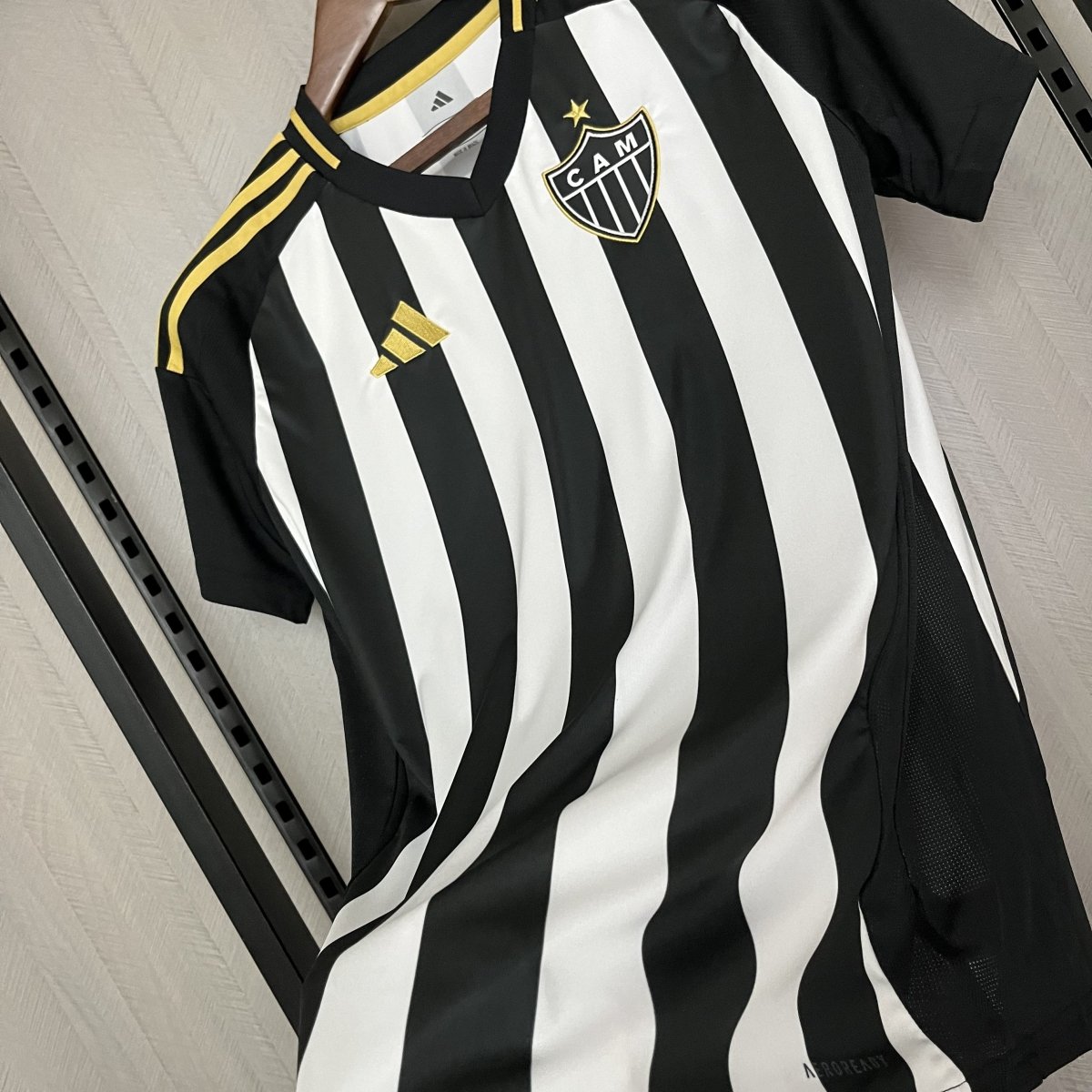 Camisa 1 Atlético MG 25/26 Preta e branca - (Feminina) - DA Sports Oficial