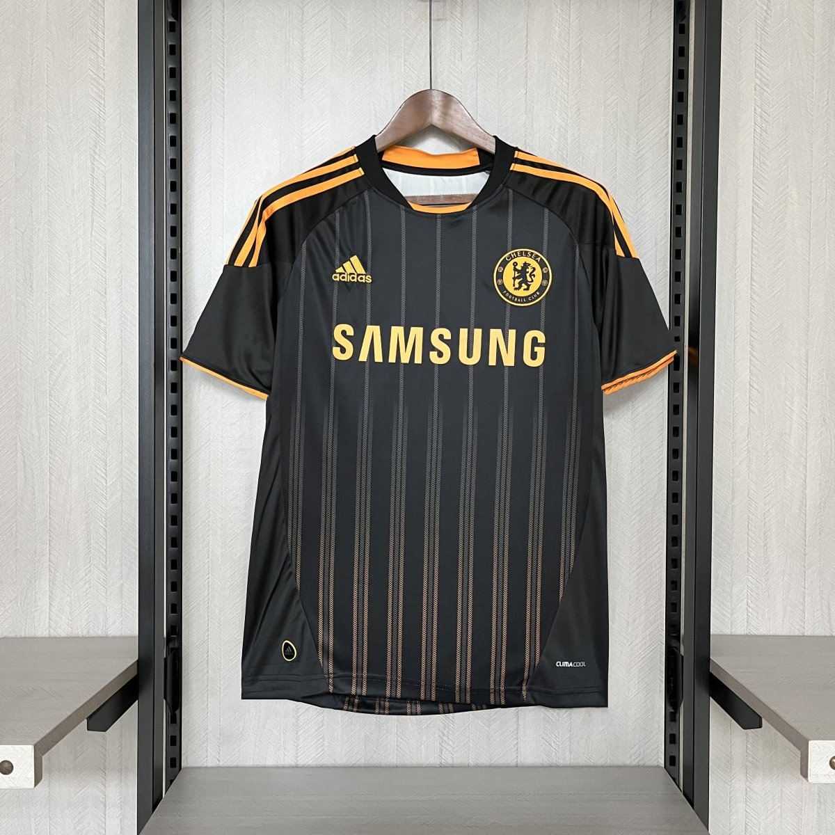 65810ス③ Camisa Chelsea Retrô 2010/11 Preta e dourada - Adidas