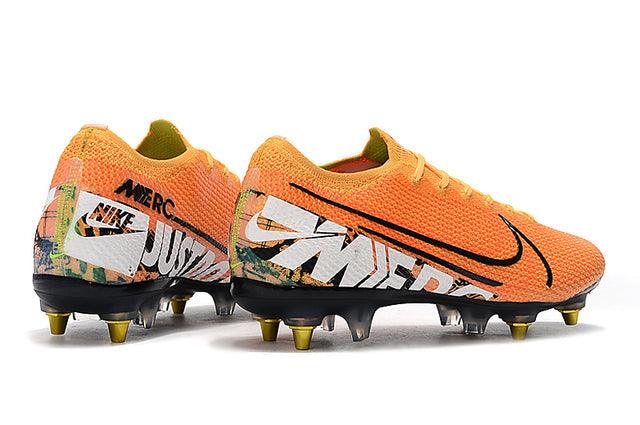 Chuteira Campo Nike Mercurial Vapor 13 Elite SG - PRO Anti Clog Orange - Low - DA Sports Oficial