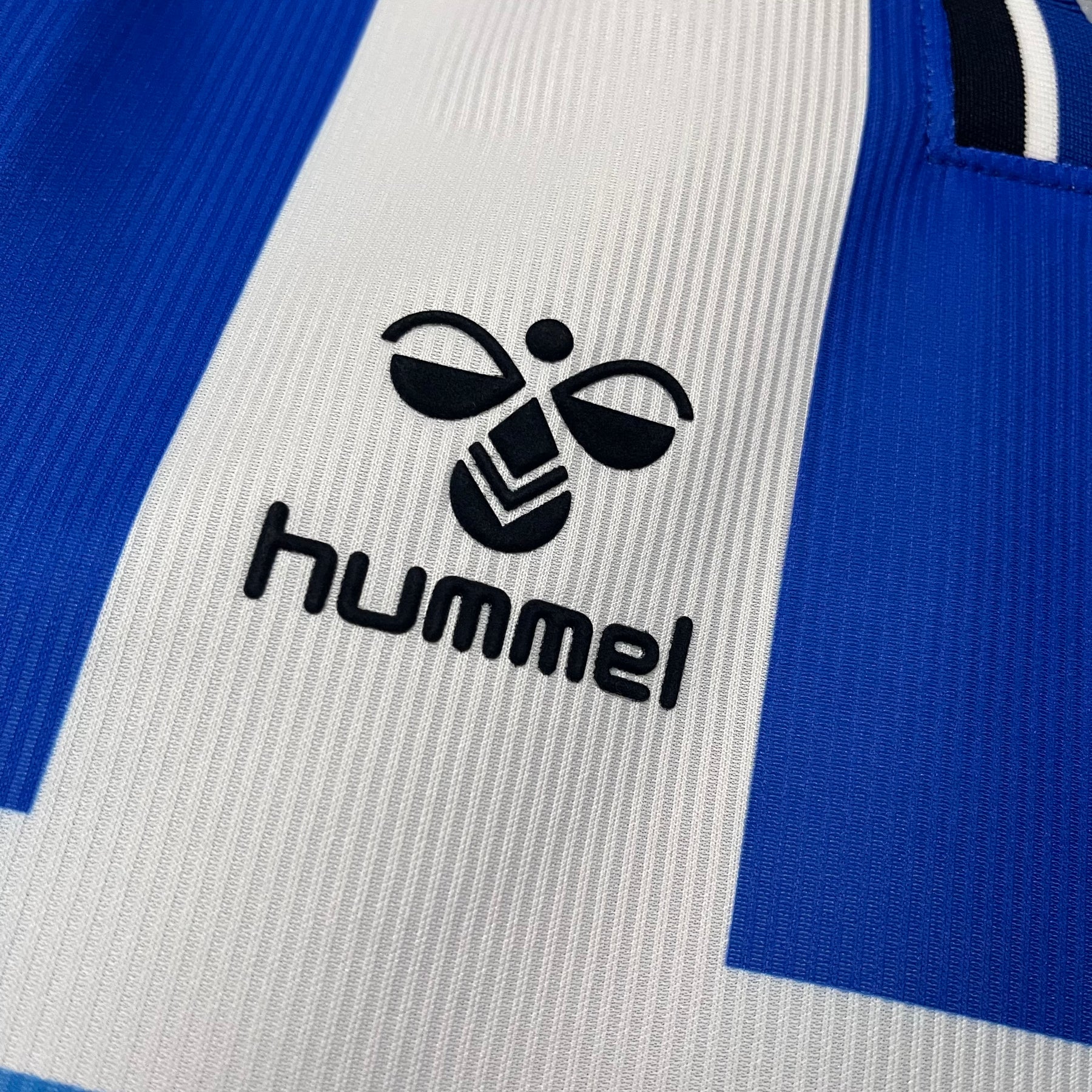 Camisa do Málaga I 2025  -Branca e azul