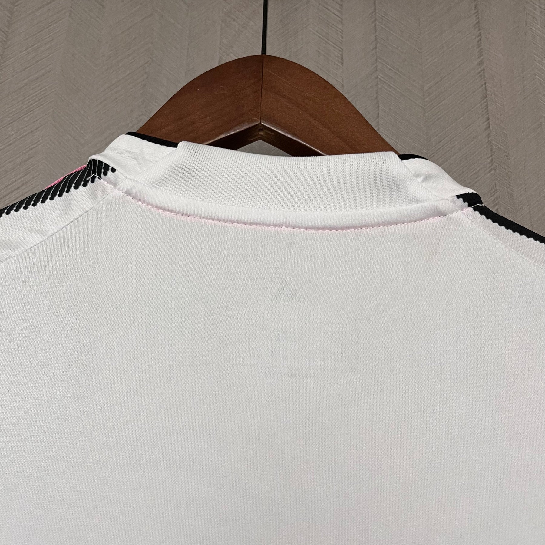 Camisa da Juventus Home 2025 - Preta e Branca