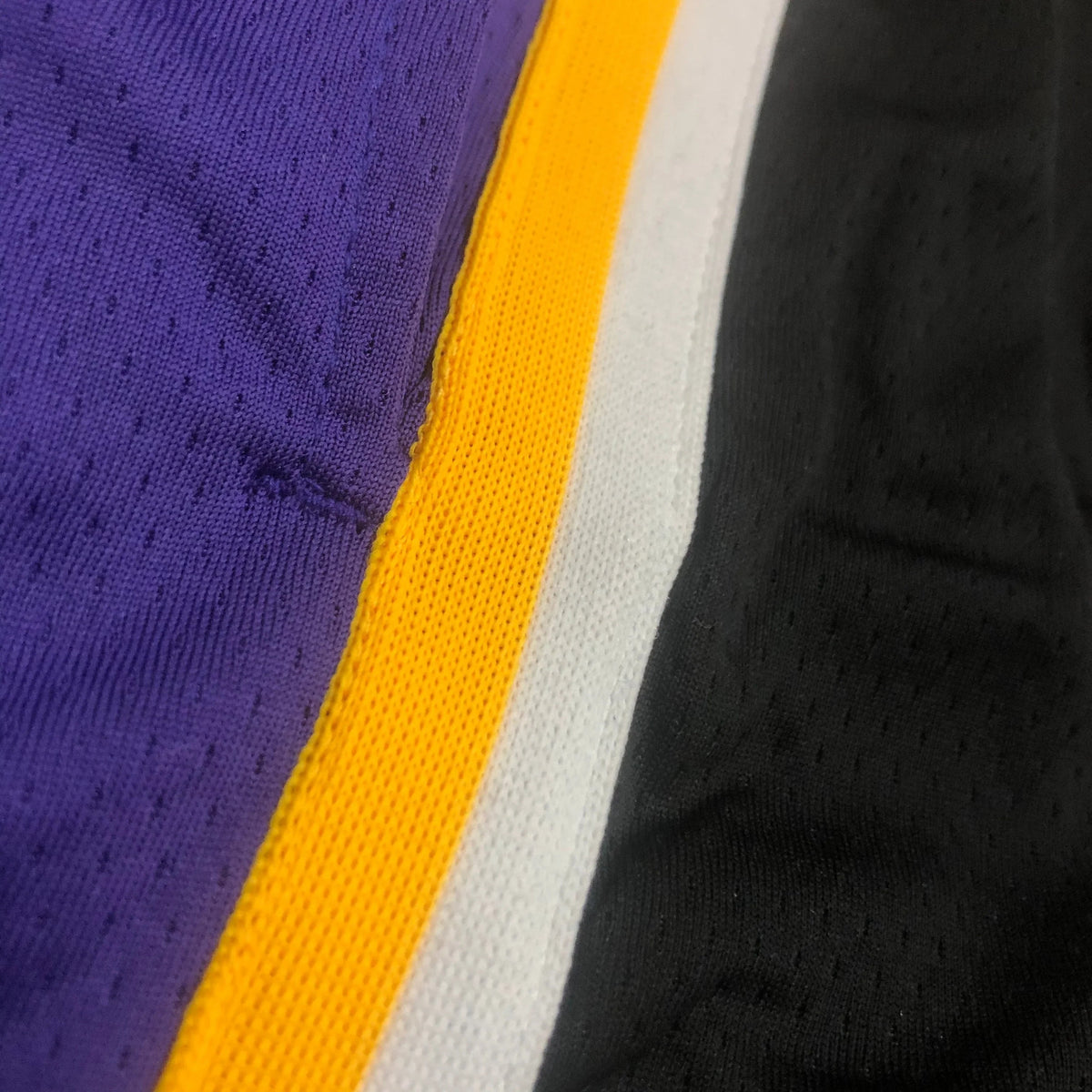Short Los Angeles Lakers Statement Edition