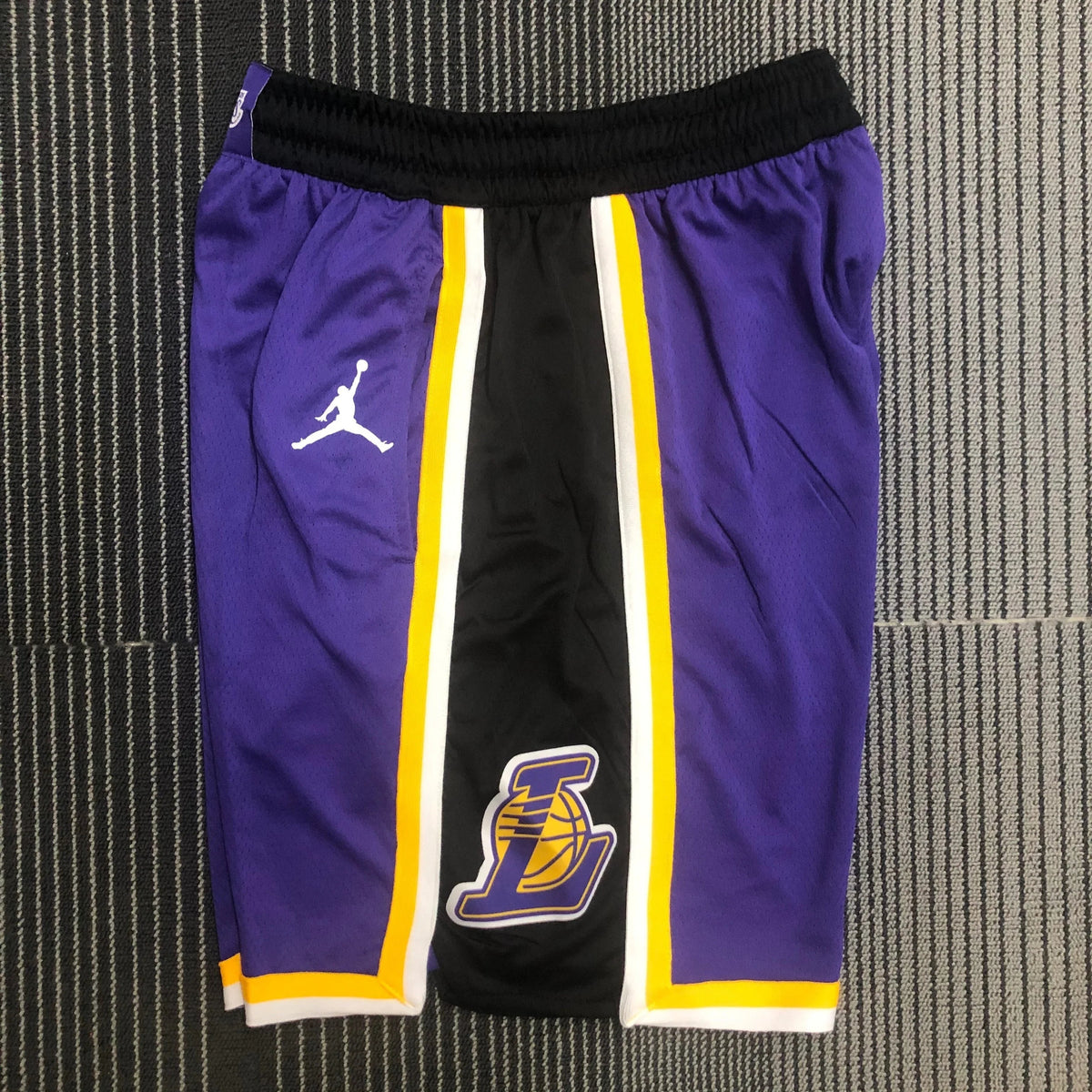 Short Los Angeles Lakers Statement Edition
