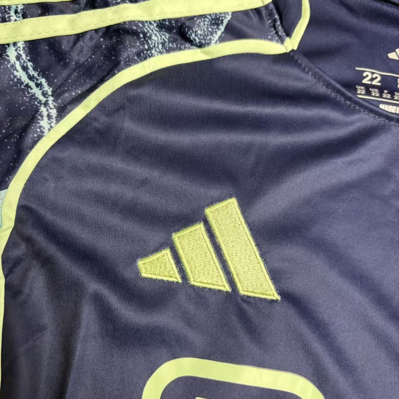 Conjunto Infantil Ajax 2025/26