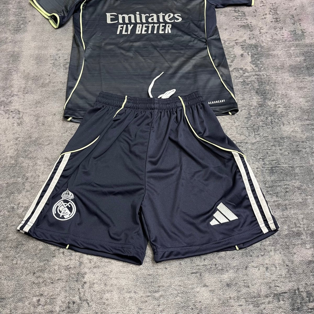 Conjunto Infantil Real Madrid 2025/26