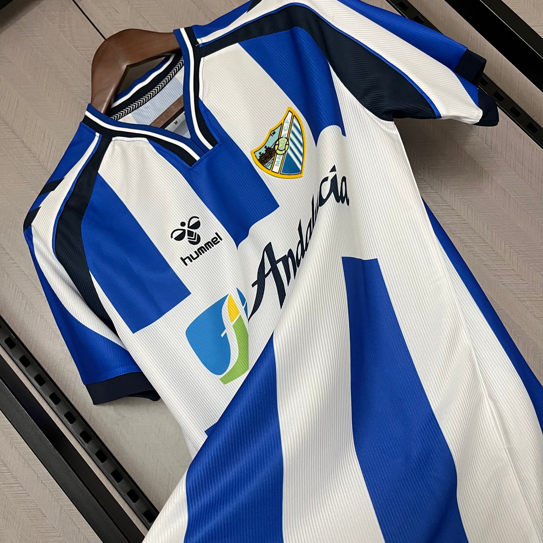 Camisa do Málaga I 2025  -Branca e azul