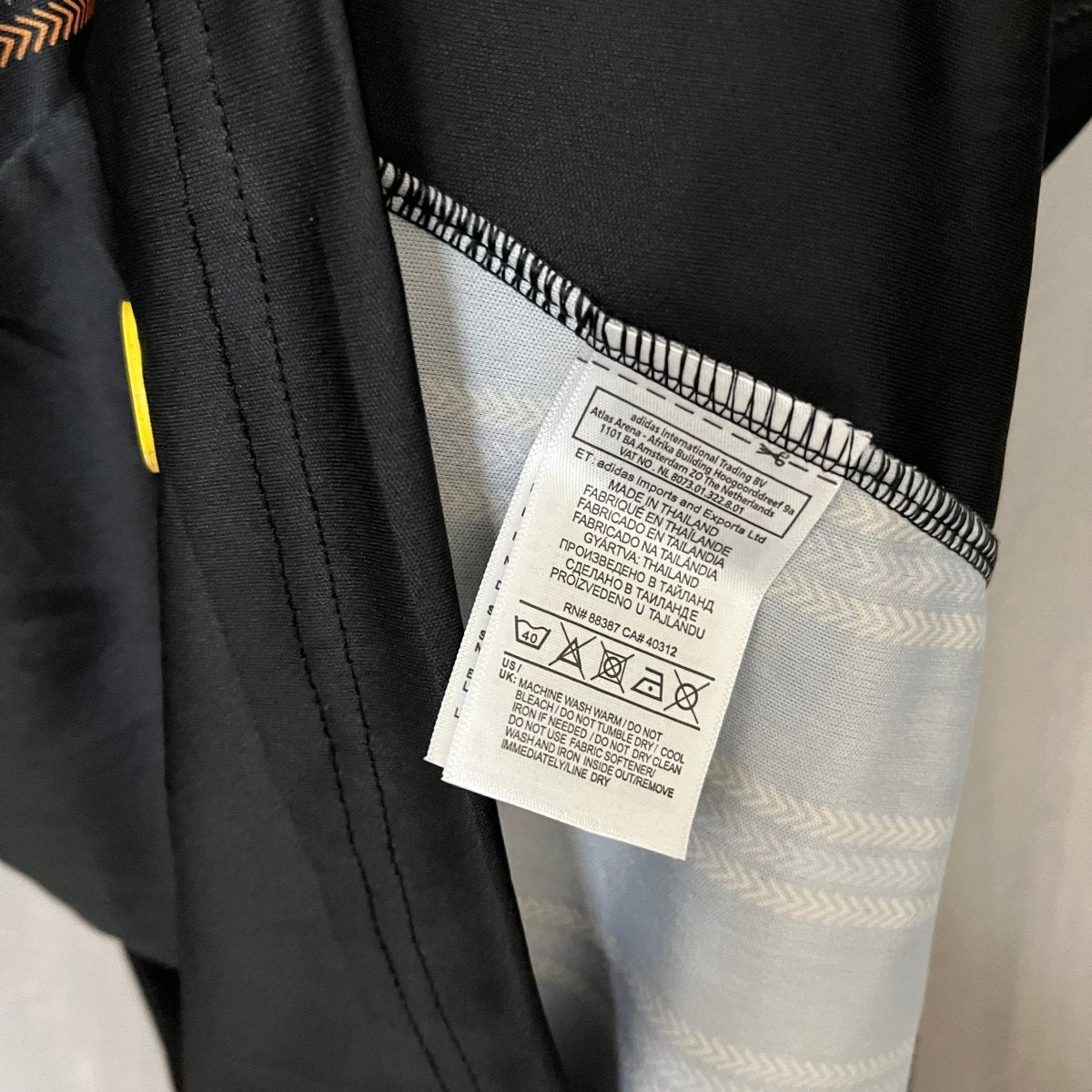 Camisa Chelsea Retrô 2010/11 Preta e dourada - Adidas - DA Sports Oficial