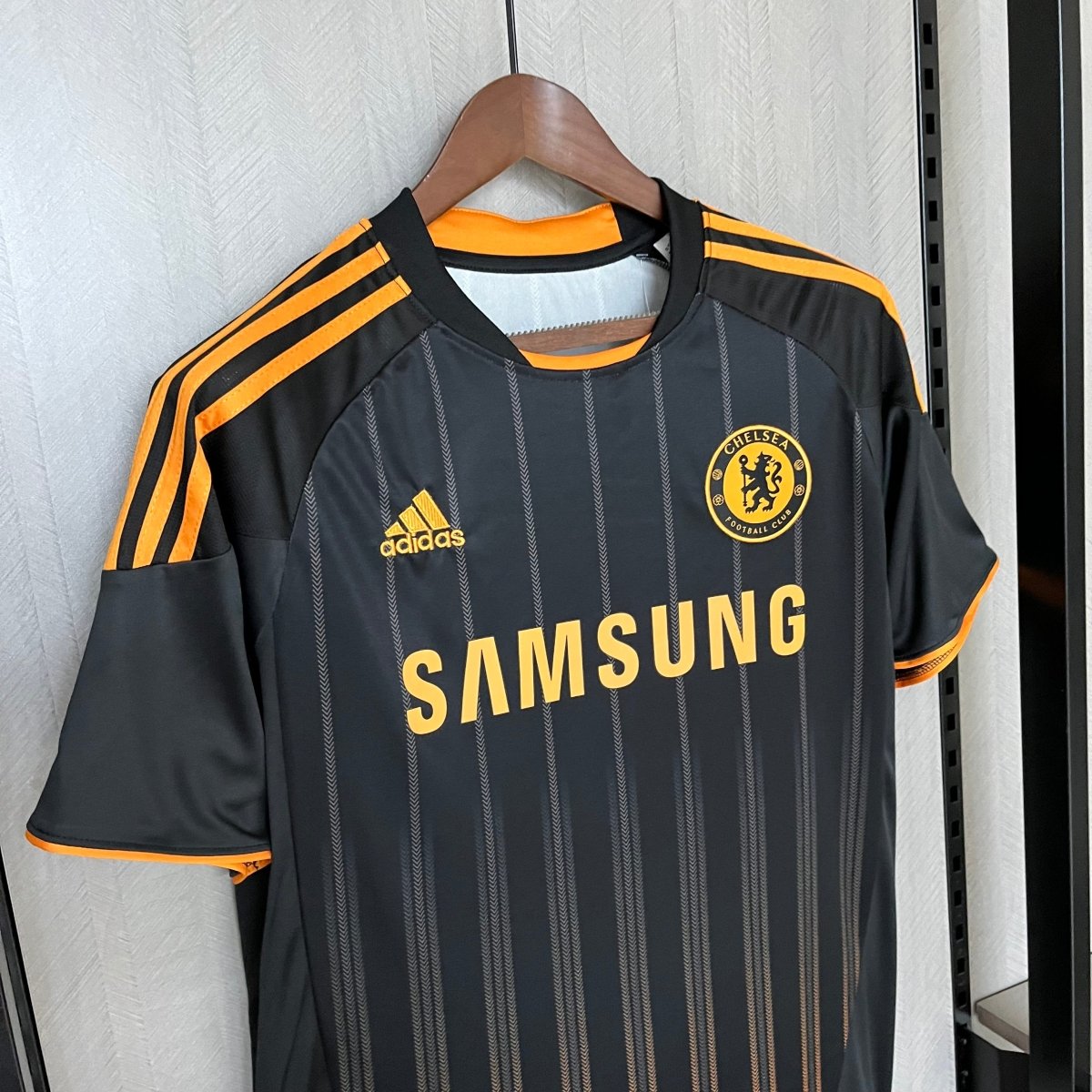 Camisa Chelsea Retrô 2010/11 Preta e dourada - Adidas - DA Sports Oficial