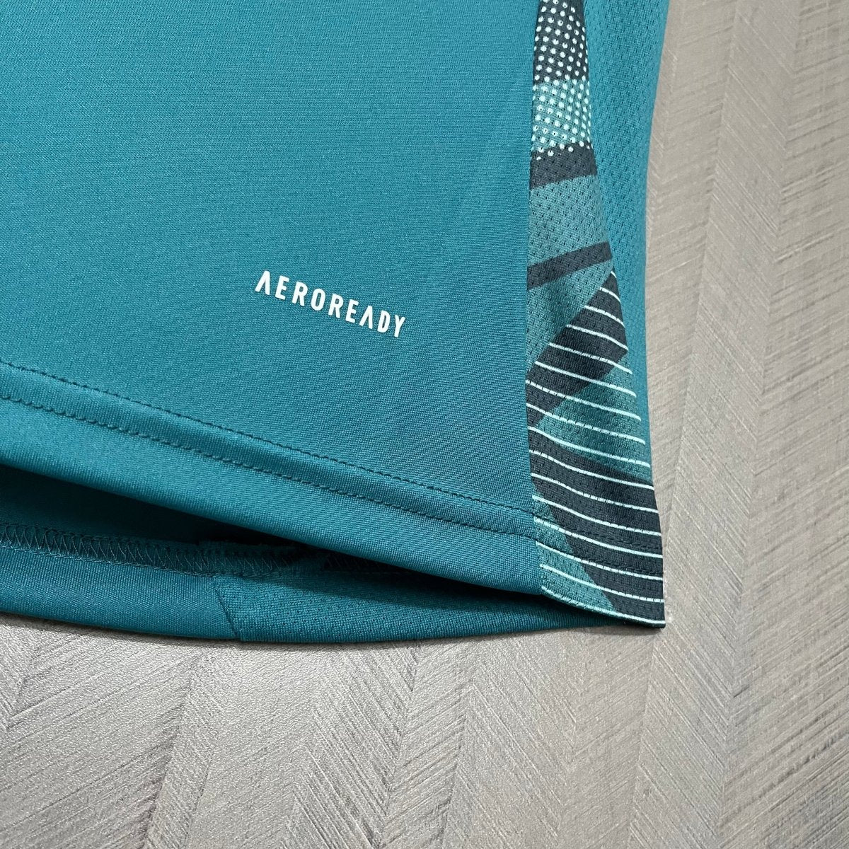 Camisa Cruzeiro 25/26 Treino Adidas - Azul Turquesa+Branco - (Feminina) - DA Sports Oficial