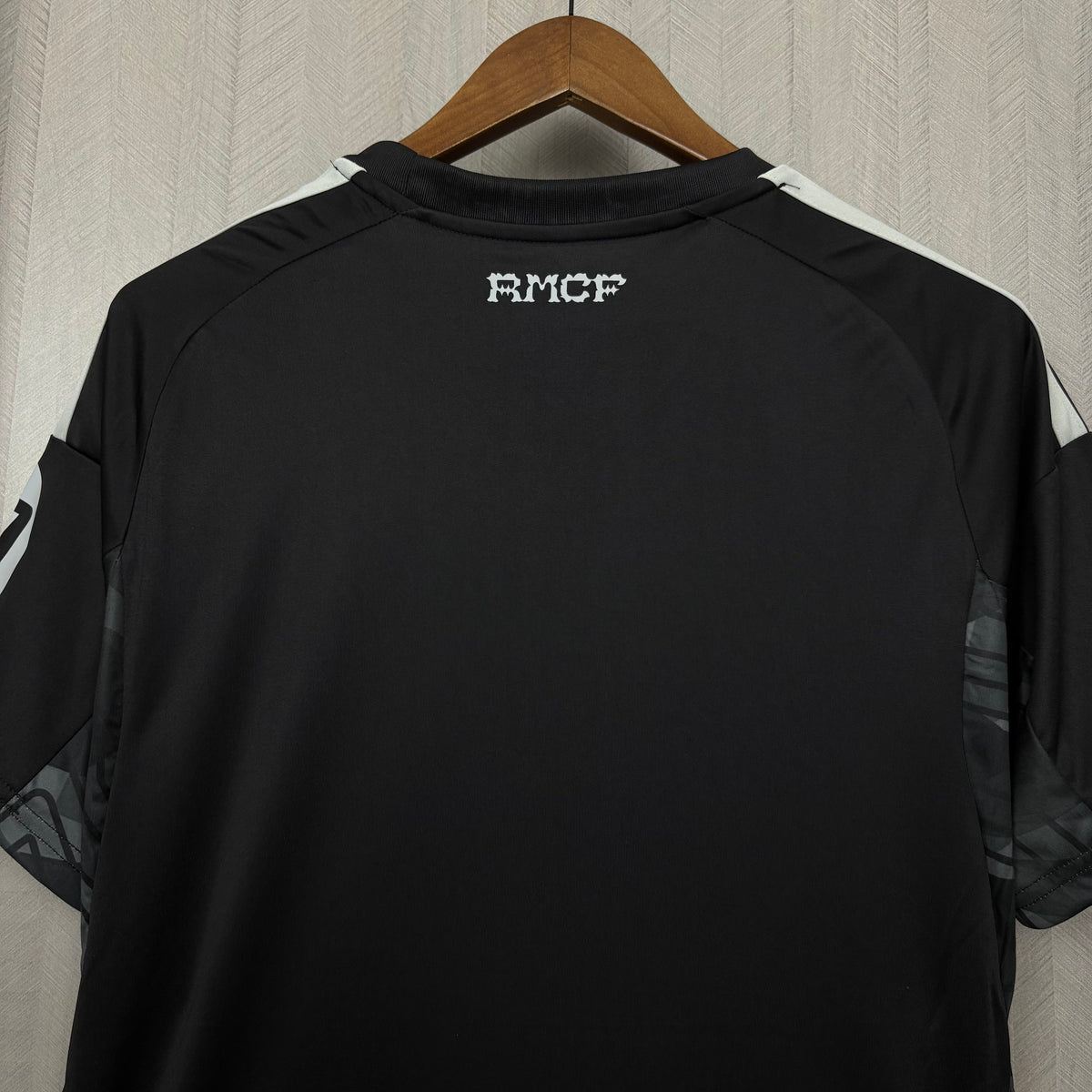Camisa do Real Madrid Goleiro 2026/27 Torcedor