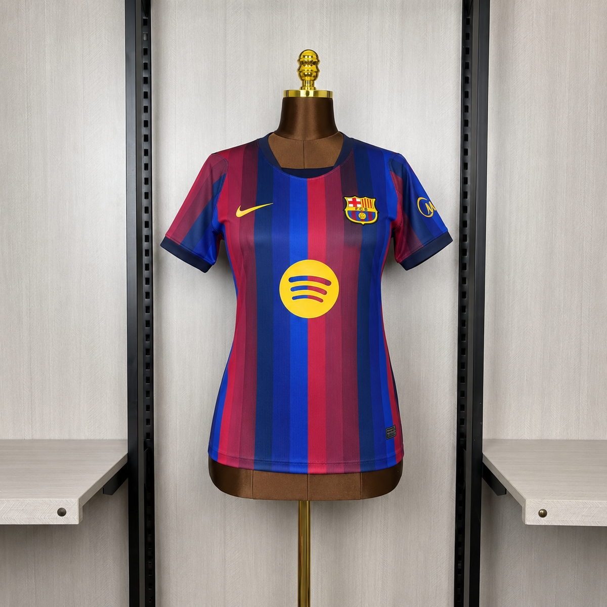 Camisa Feminina do Barcelona Home 2026/27 Torcedor