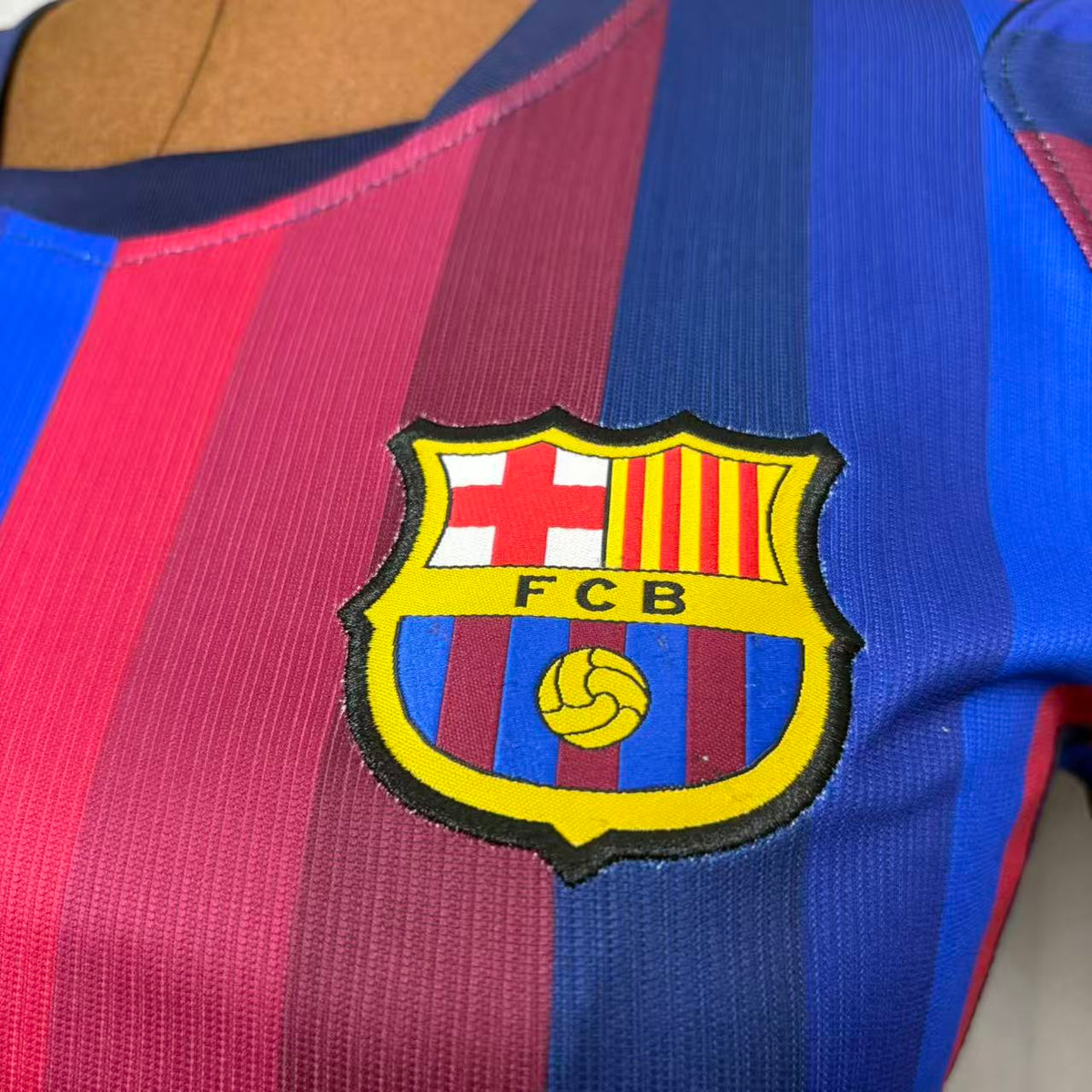 Camisa Feminina do Barcelona Home 2026/27 Torcedor
