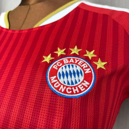 Camisa Feminina do Bayern de Munique Home 2026/27 Torcedor