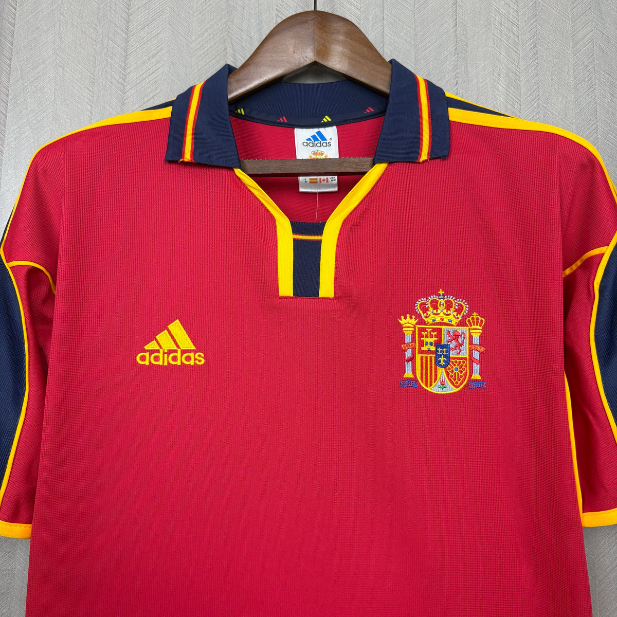 Camisa Retrô da Espanha Home 2000 Torcedor