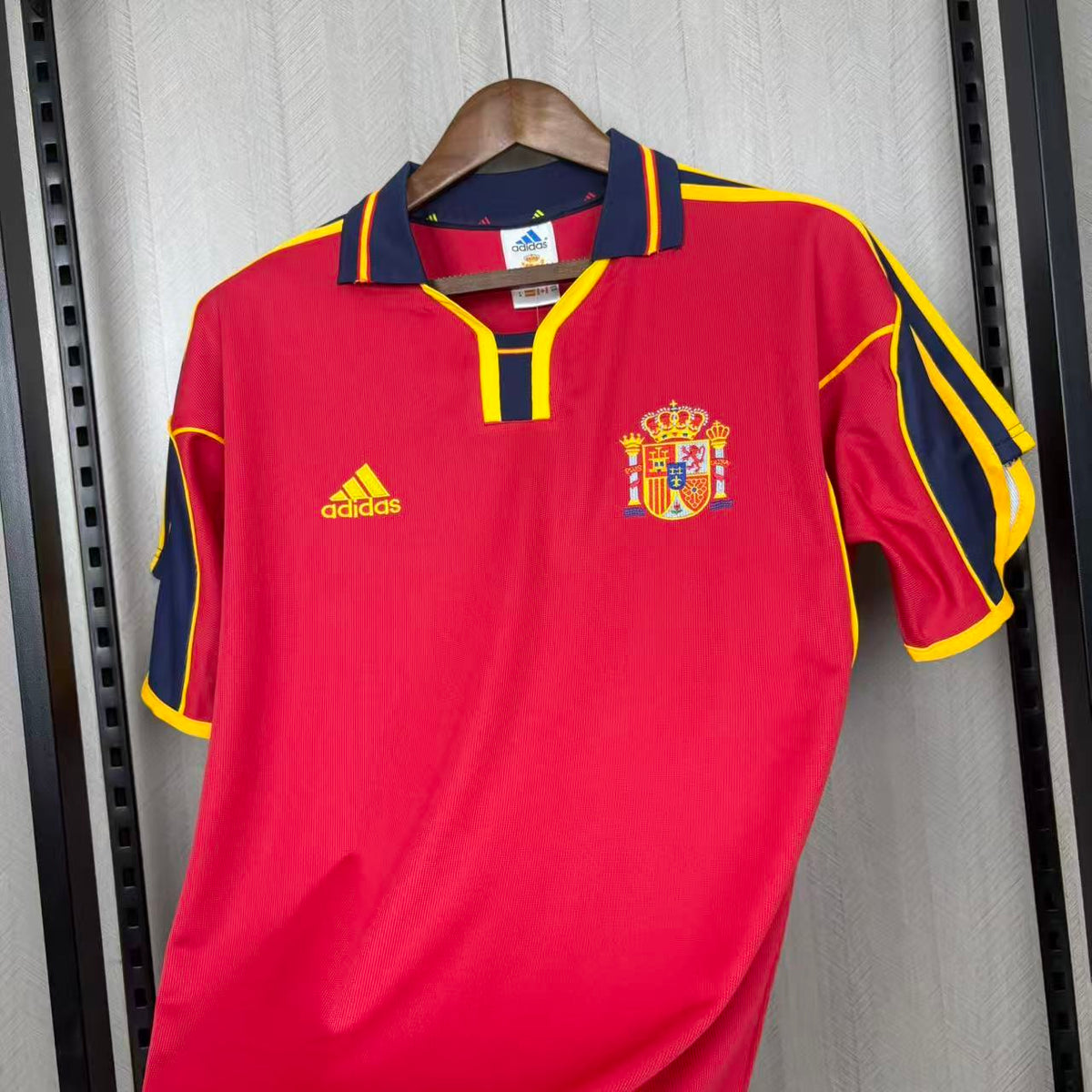 Camisa Retrô da Espanha Home 2000 Torcedor