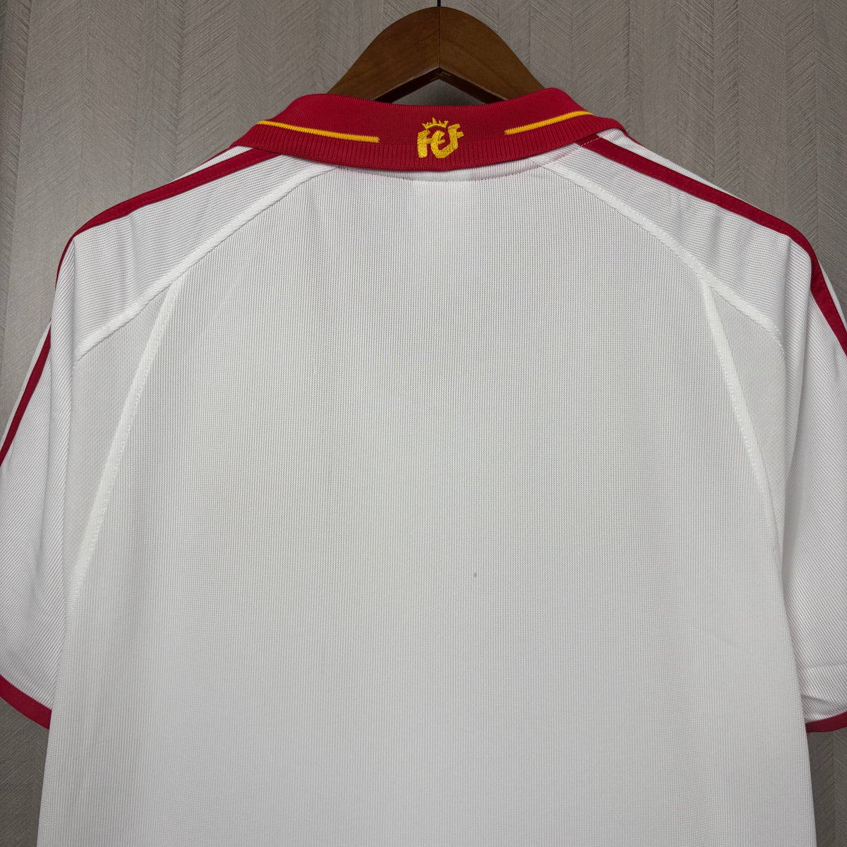 Camisa Retrô da Seleção Espanhola Away 2000/01 Torcedor