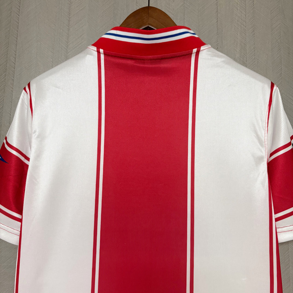 Camisa Retrô do Atlético de Madrid Home 1999 Torcedor