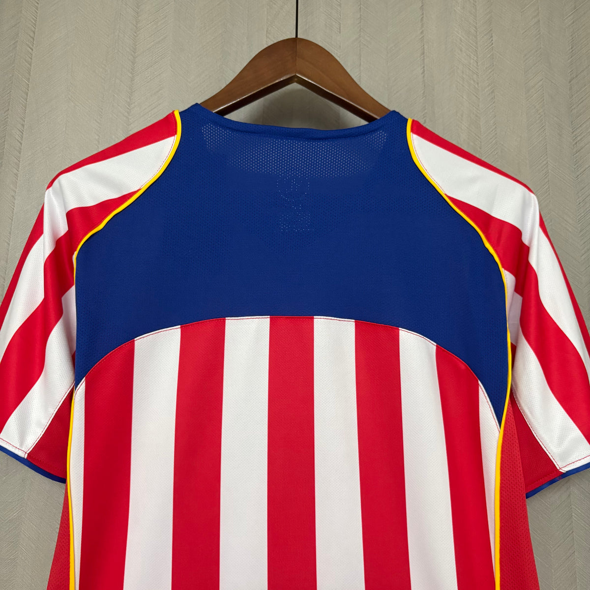 Camisa Retrô do Atlético de Madrid Home 2004 Torcedor