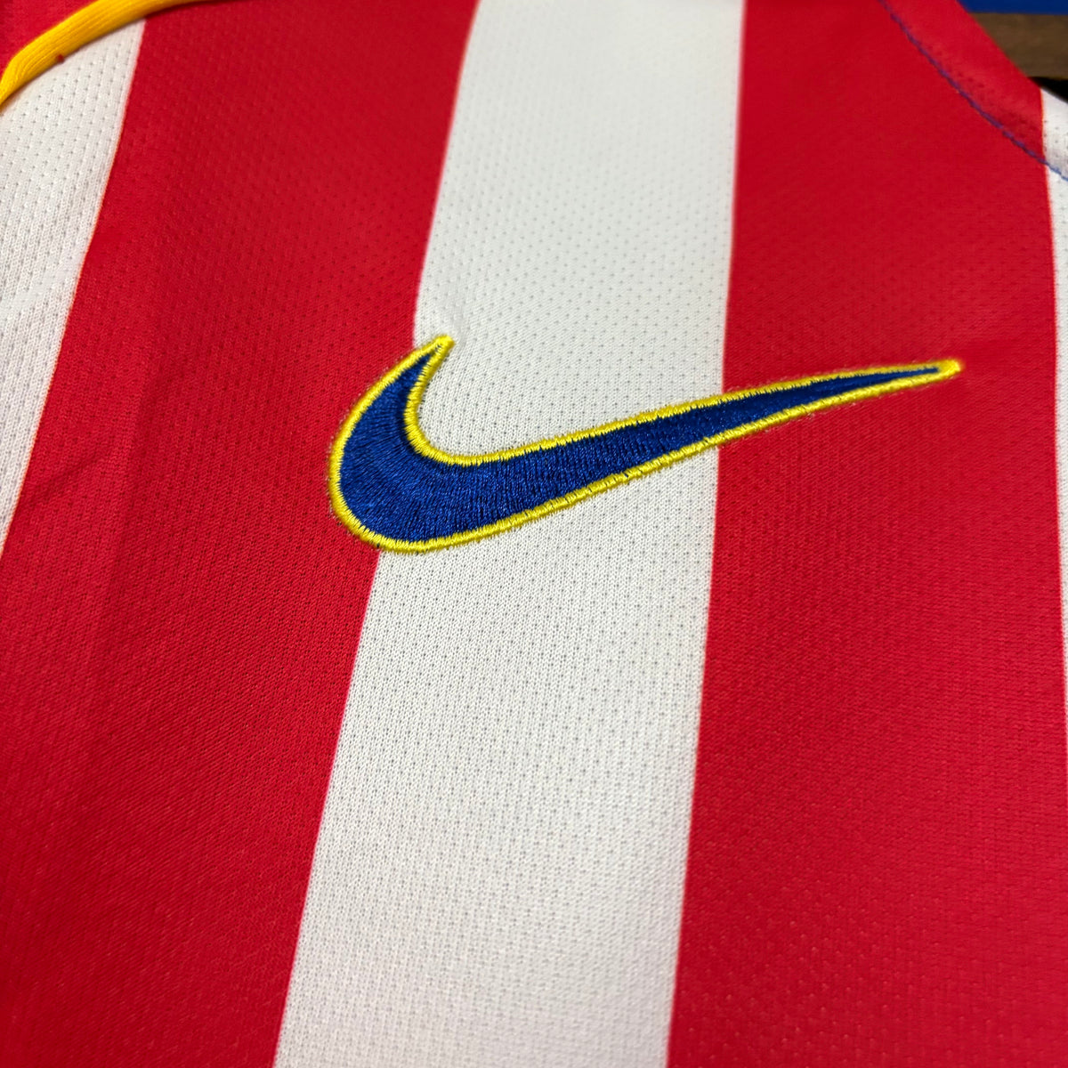 Camisa Retrô do Atlético de Madrid Home 2004 Torcedor