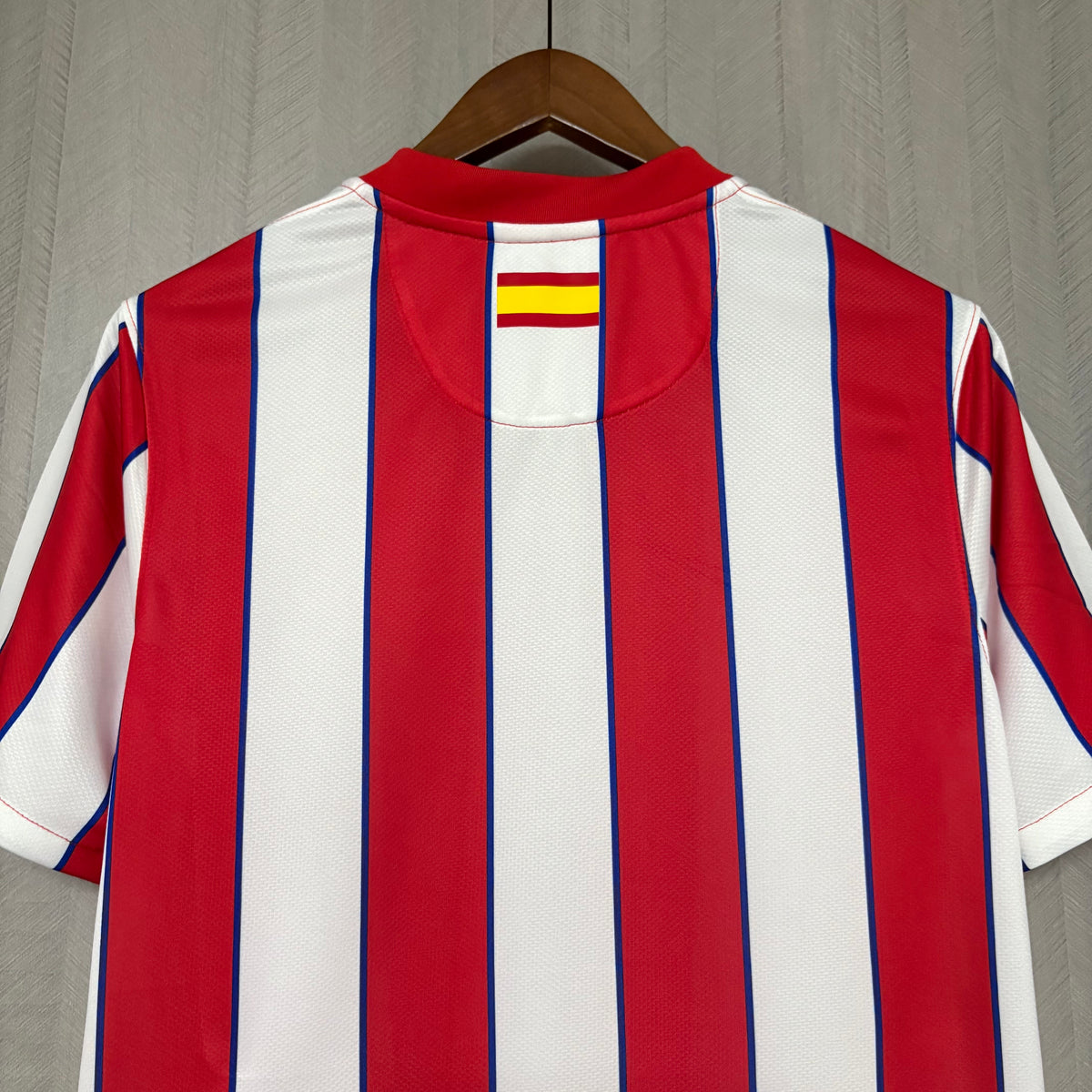 Camisa Retrô do Atlético de Madrid Home 2011/12 Torcedor