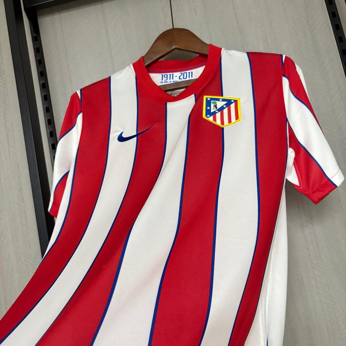 Camisa Retrô do Atlético de Madrid Home 2011/12 Torcedor