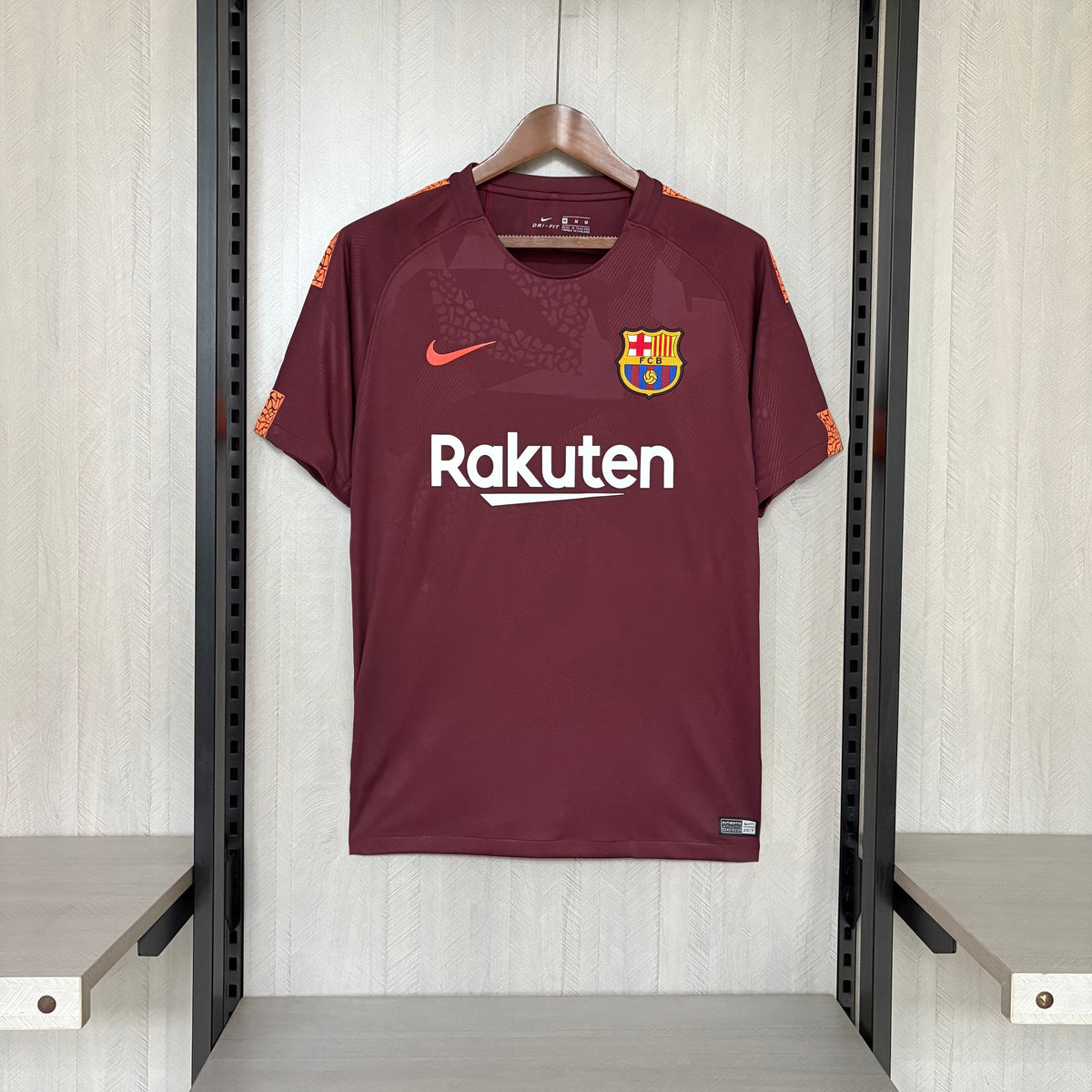 Camisa Retrô do Barcelona Home 2017/18 Torcedor