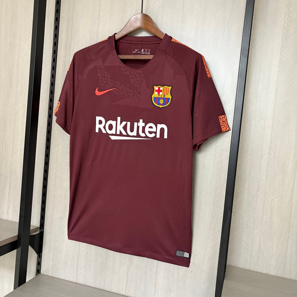 Camisa Retrô do Barcelona Home 2017/18 Torcedor