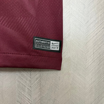 Camisa Retrô do Barcelona Home 2017/18 Torcedor