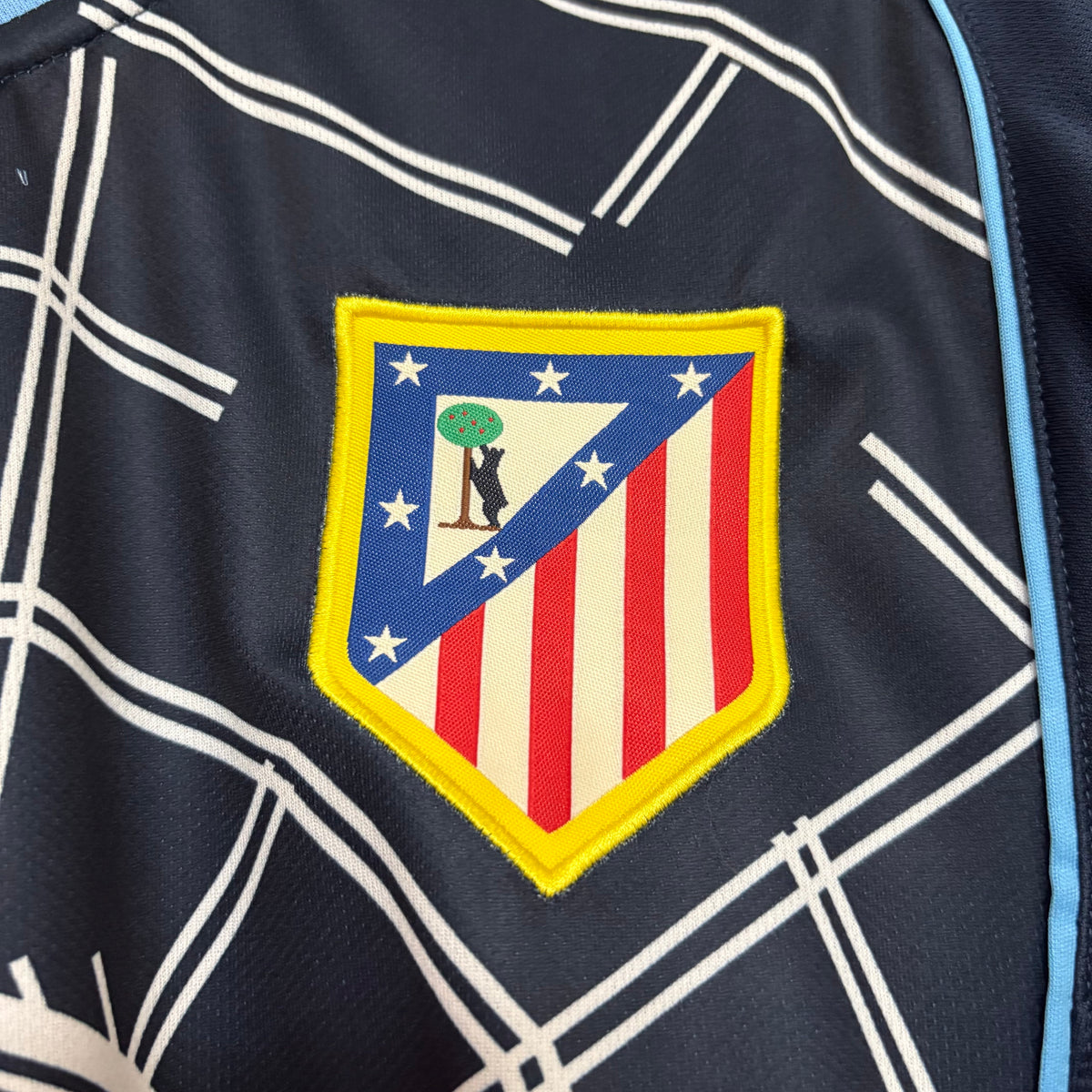 Camisa Retrô Manga Longa do Atlético de Madrid Away 2004 Torcedor