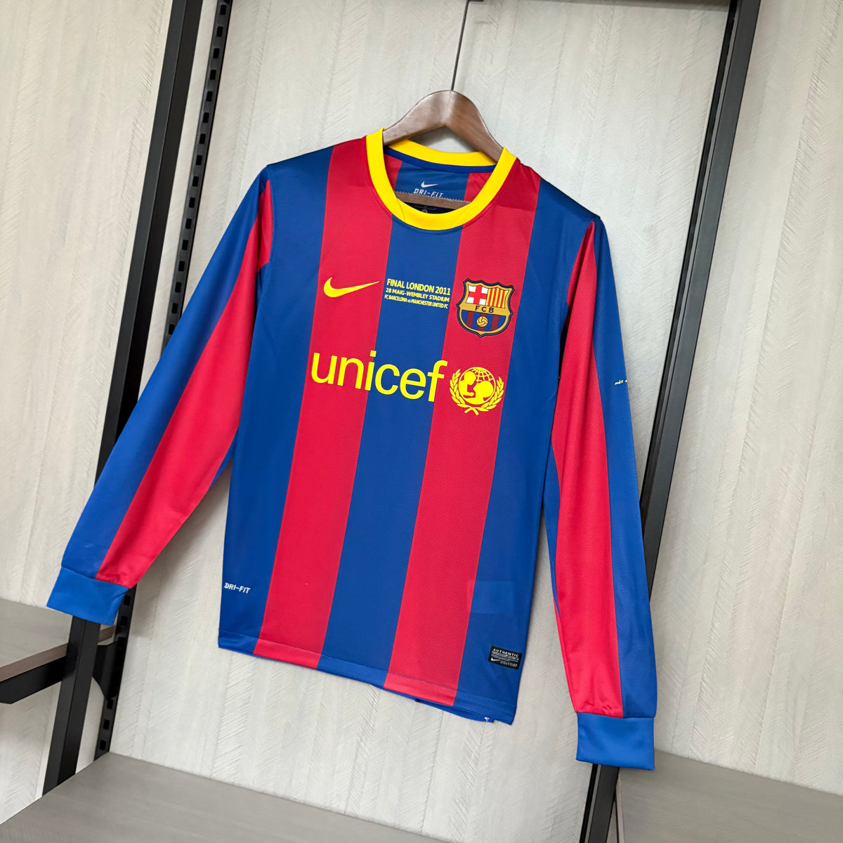 Camisa Retrô Manga Longa do Barcelona Home 2010/11 Torcedor