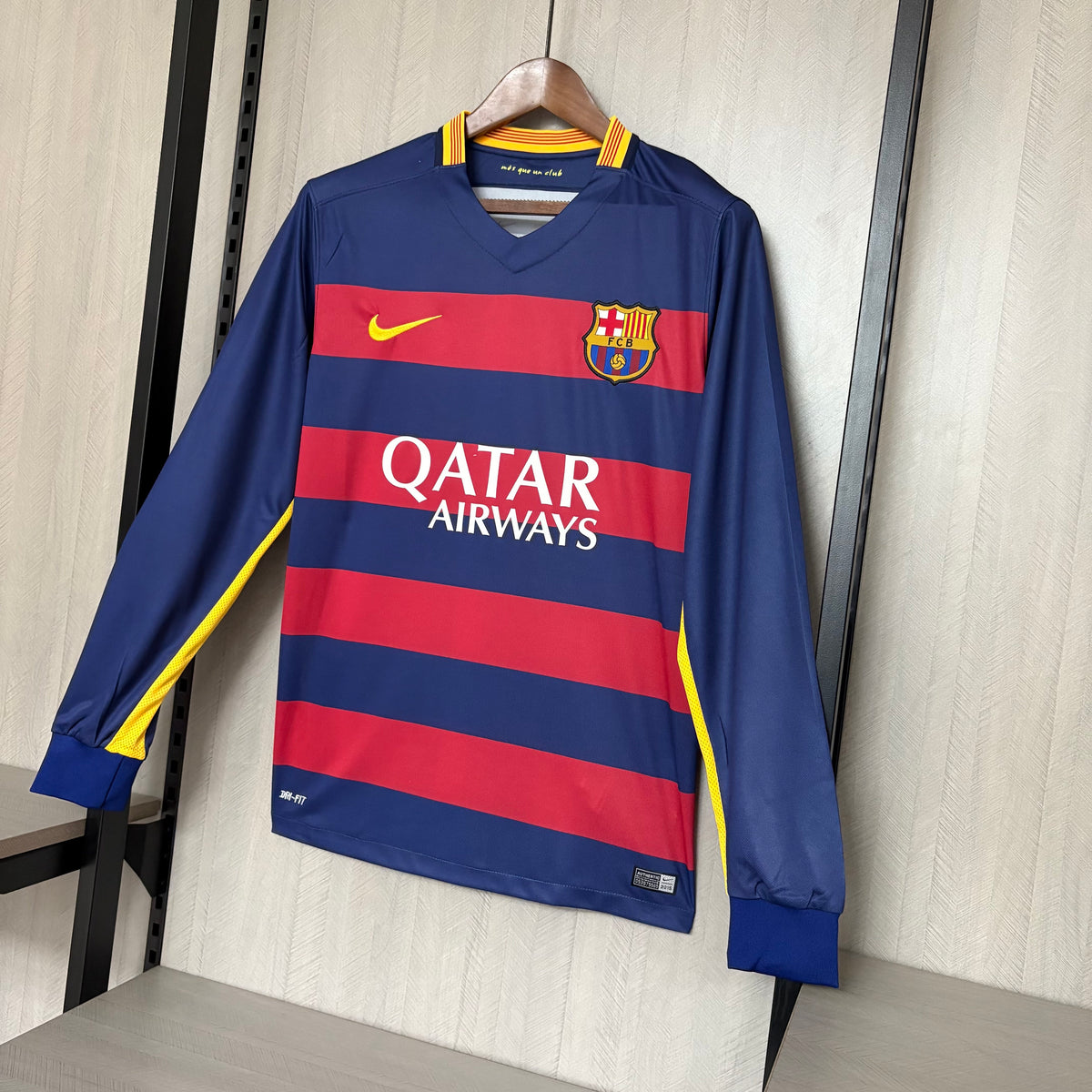 Camisa Retrô Manga Longa do Barcelona Home 2015/16 Torcedor