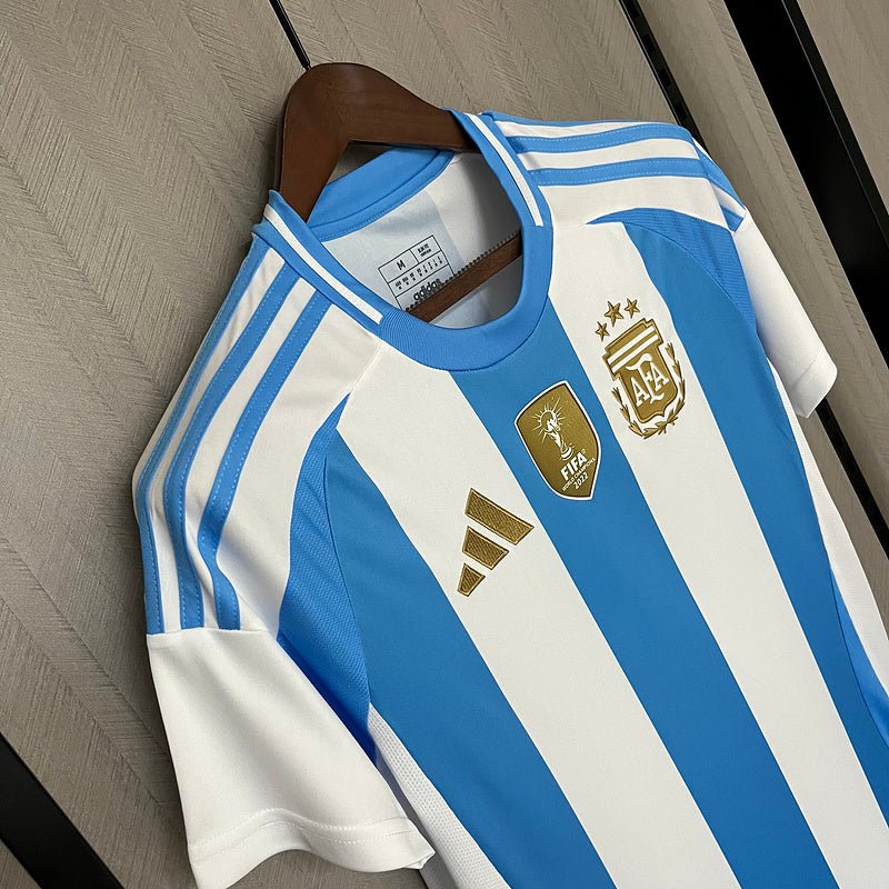 Camisa Seleção Argentina Home 2024/25 + Patch Campeão - Branca e Azul - DA Sports Oficial
