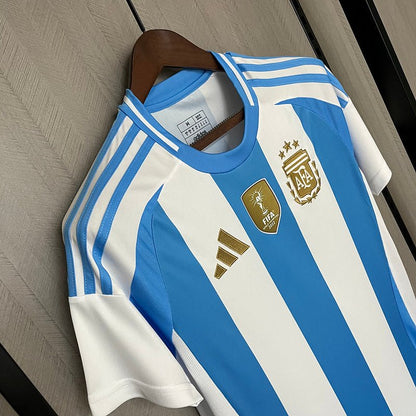 Camisa Seleção Argentina Home 2024/25 + Patch Campeão - Branca e Azul - DA Sports Oficial