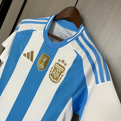 Camisa Seleção Argentina Home 2024/25 + Patch Campeão - Branca e Azul - DA Sports Oficial