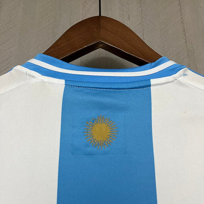 Camisa Seleção Argentina Home 2024/25 + Patch Campeão - Branca e Azul - DA Sports Oficial