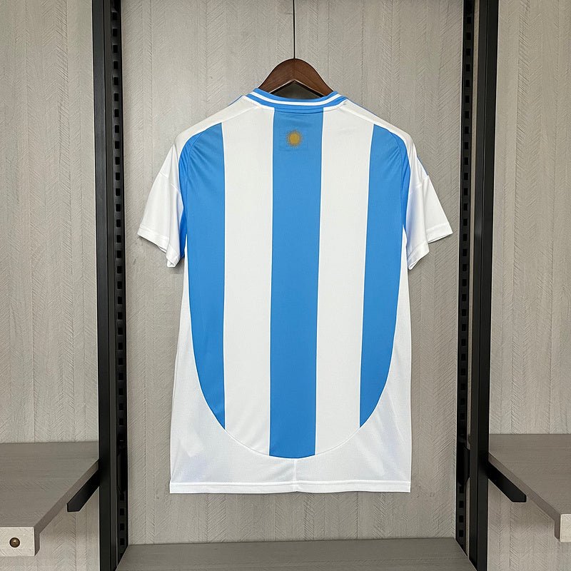 Camisa Seleção Argentina Home 2024/25 + Patch Campeão - Branca e Azul - DA Sports Oficial