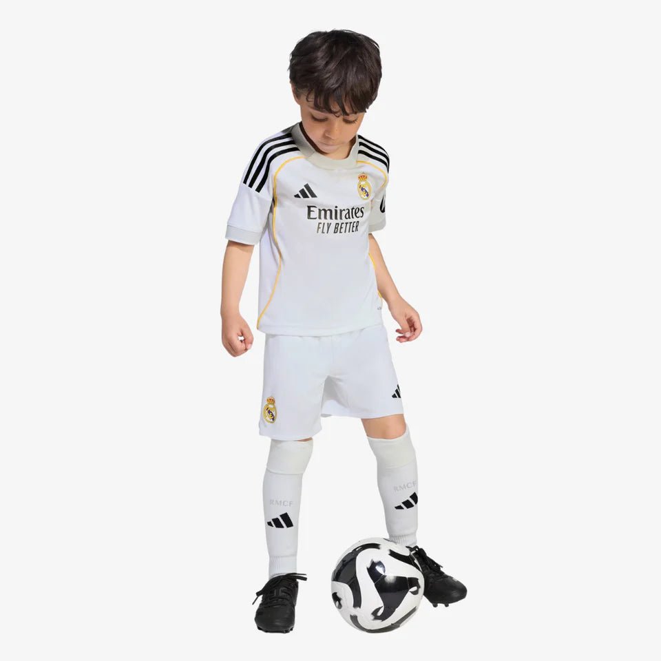 Conjunto Infantil adidas Real Madrid 2025/26 I - DA Sports Oficial