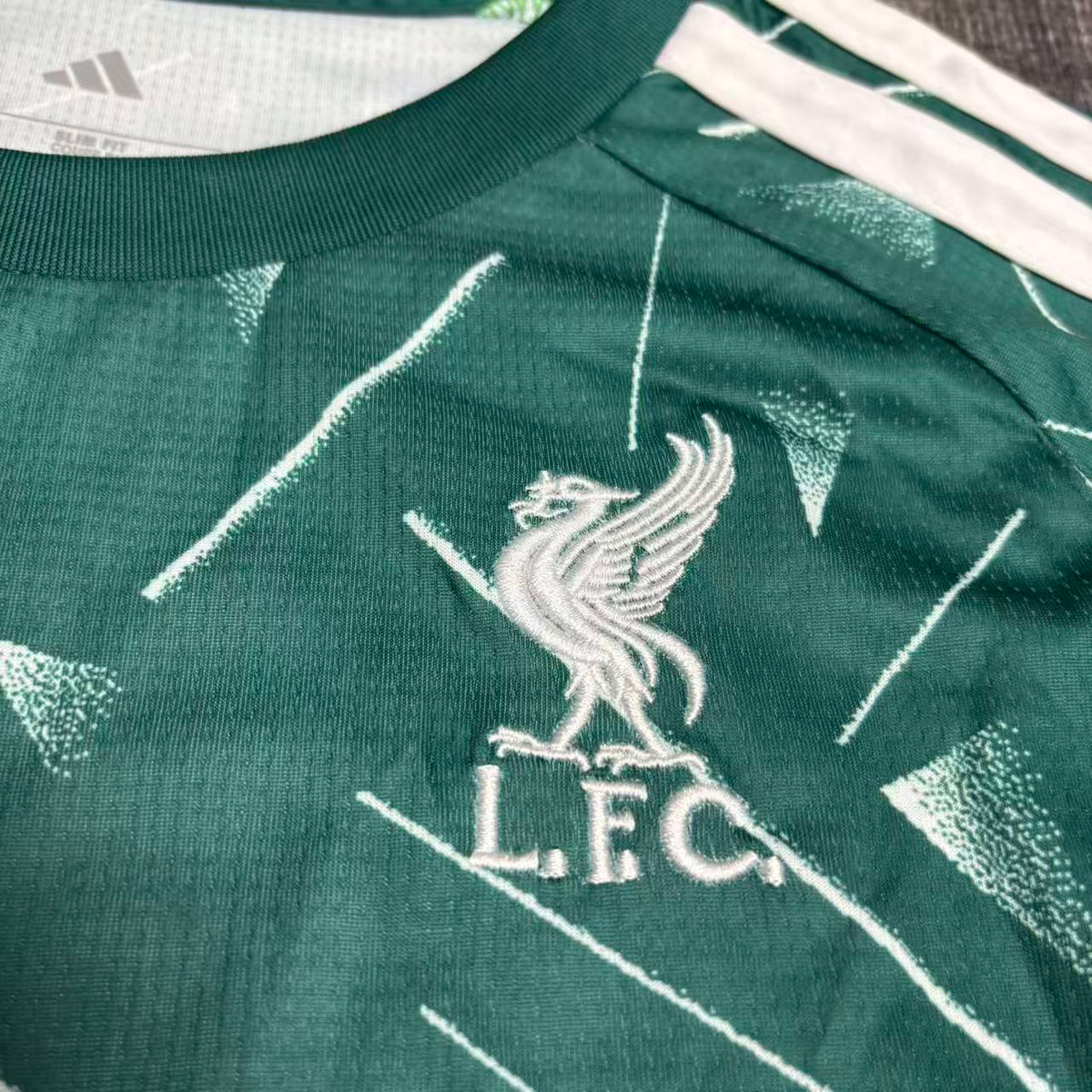 Conjunto Infantil do Liverpool Goleiro 2026/27