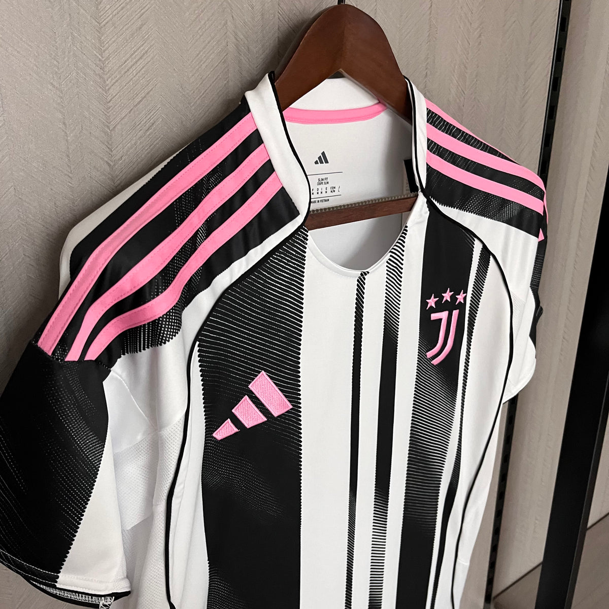 Camisa da Juventus Home 2025 - Preta e Branca
