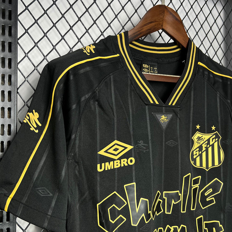 Camisa Santos Edição Charlie Brown Jr 24/25 Preta - Umbro Masculino Torcedor