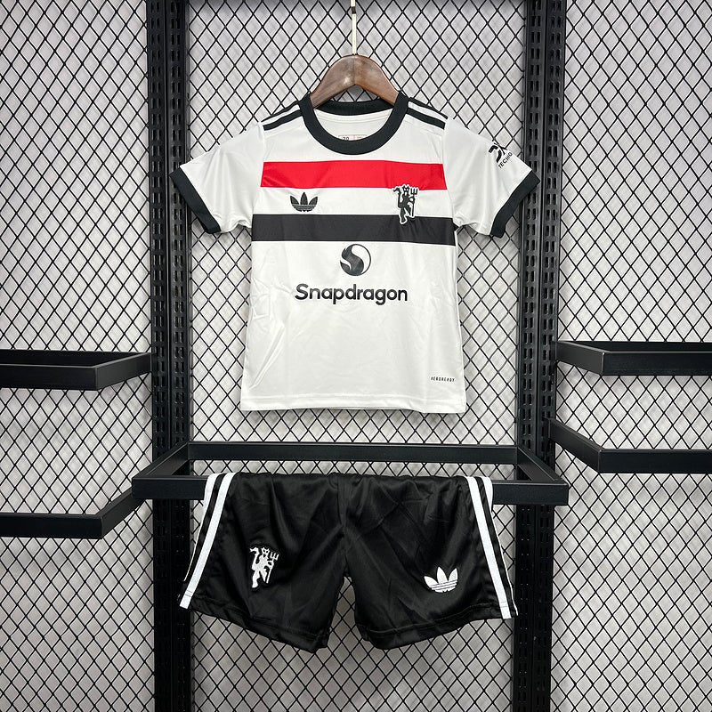Kit Infantil Manchester United 24/25 - Branco e Vermelho - DA Sports Oficial