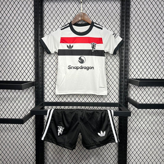 Kit Infantil Manchester United 24/25 - Branco e Vermelho - DA Sports Oficial