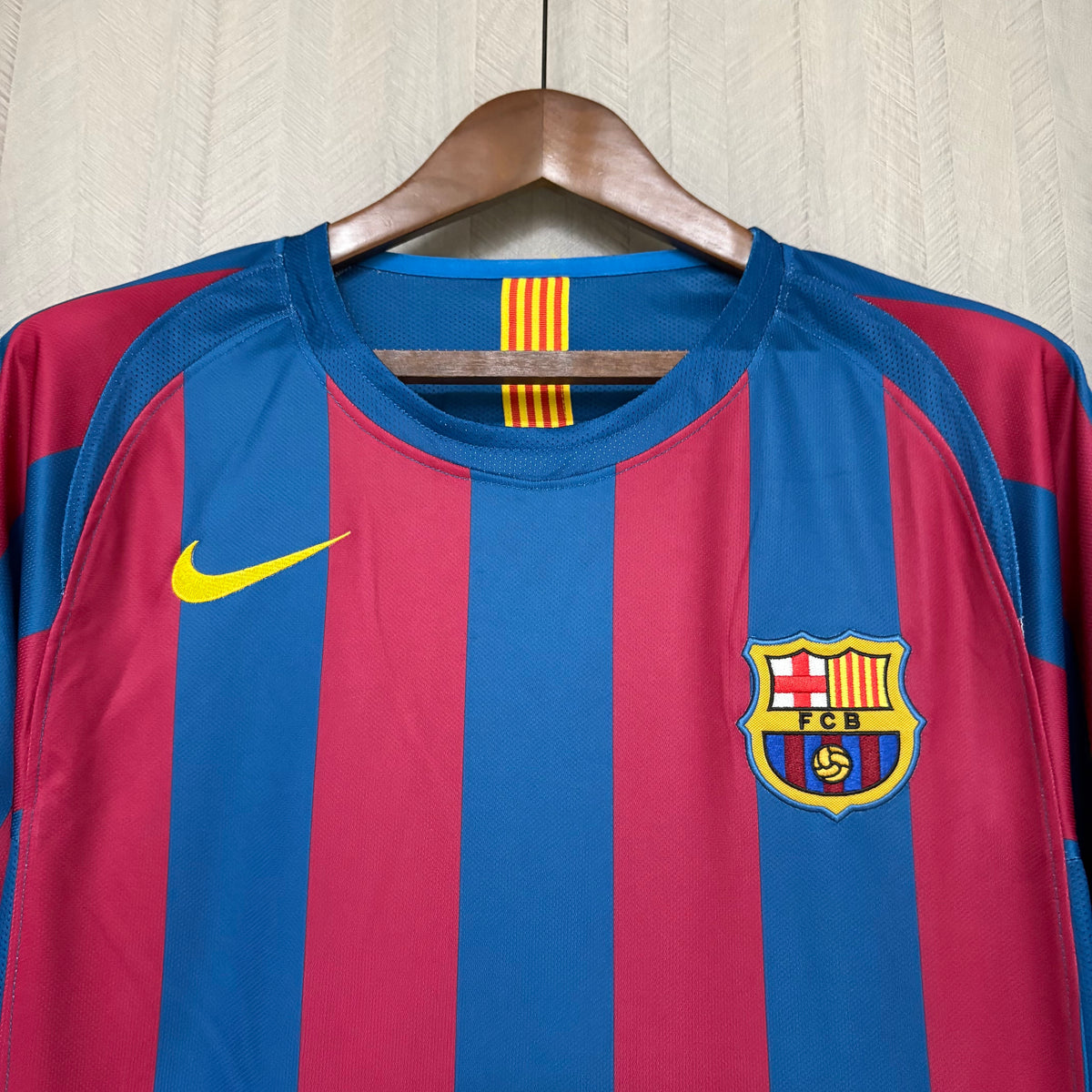 Camisa Retrô Manga Longa do Barcelona Home 2005/06 Torcedor
