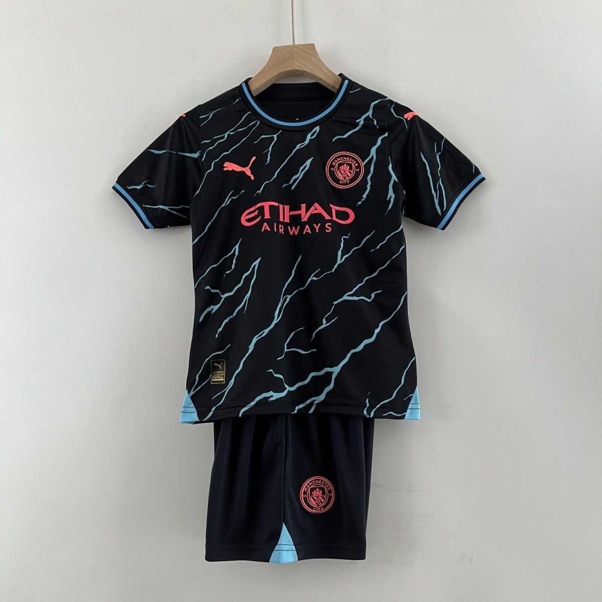 Kit Infantil Manchester City II 23/24 Puma - Preto - DA Sports Oficial