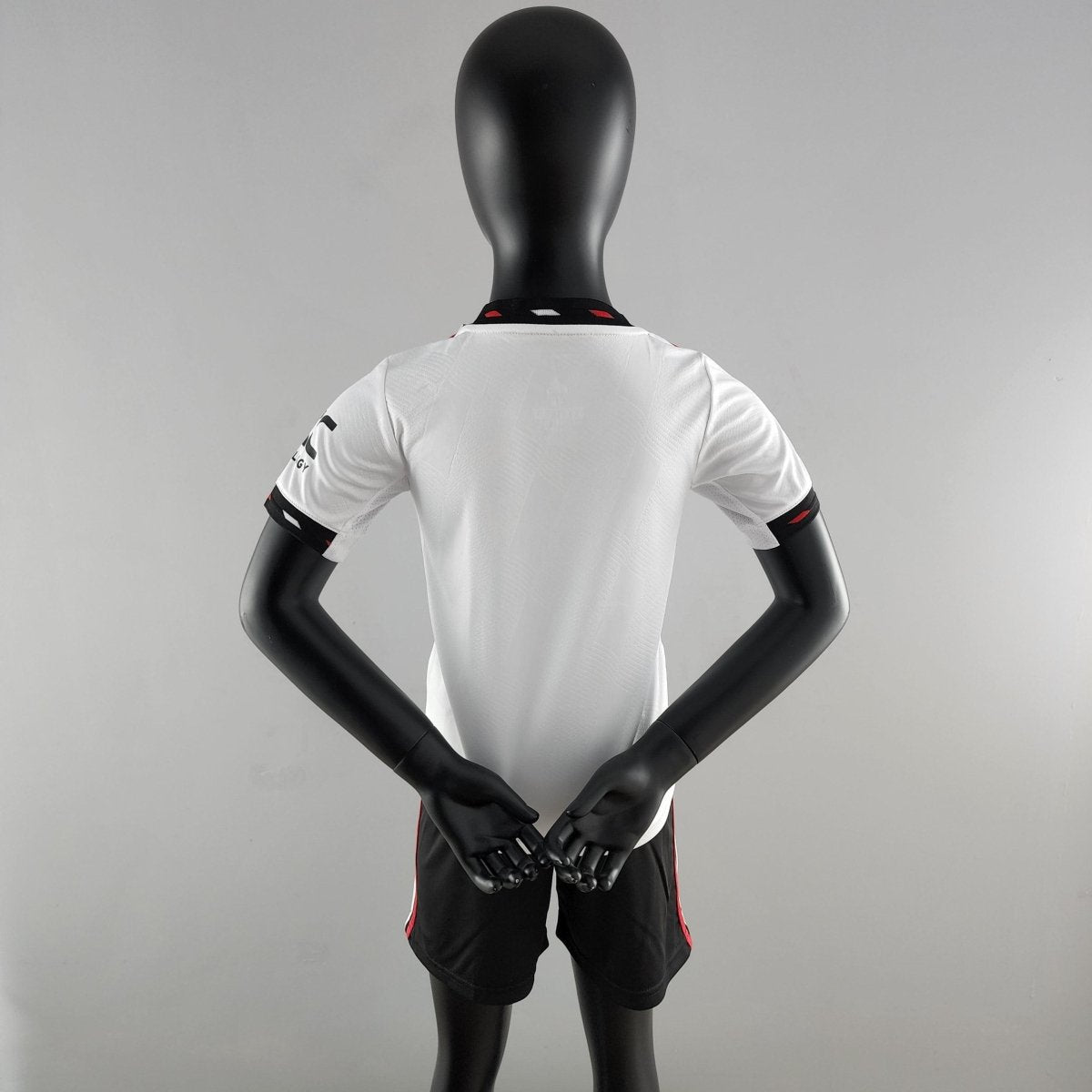 Kit Infantil Manchester United II 22/23 Adidas - Branco - DA Sports Oficial
