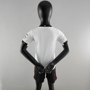 Kit Infantil Manchester United II 22/23 Adidas - Branco - DA Sports Oficial