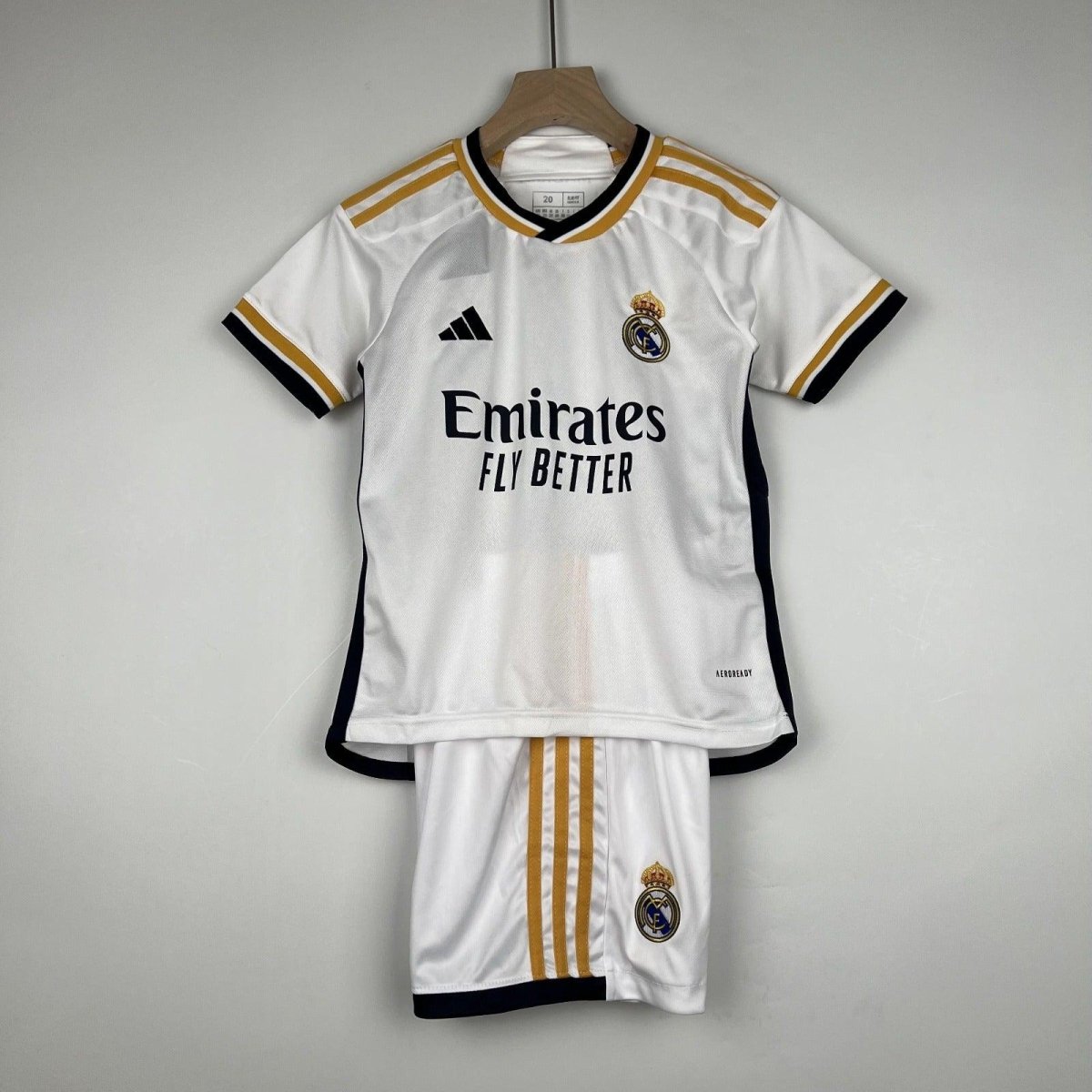 Kit Infantil Real Madrid I 23/24 Adidas - Branco - DA Sports Oficial